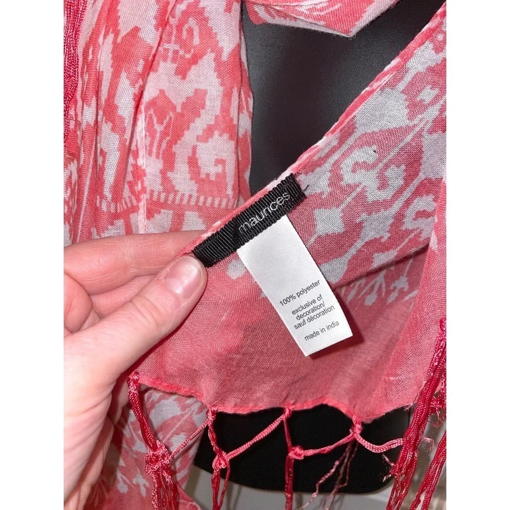 Maurices scarf